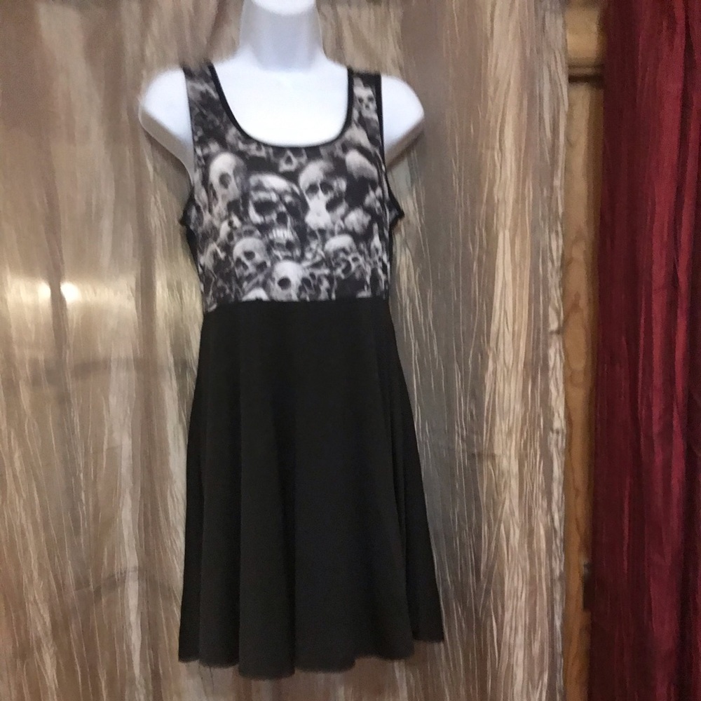 Skull top dress.